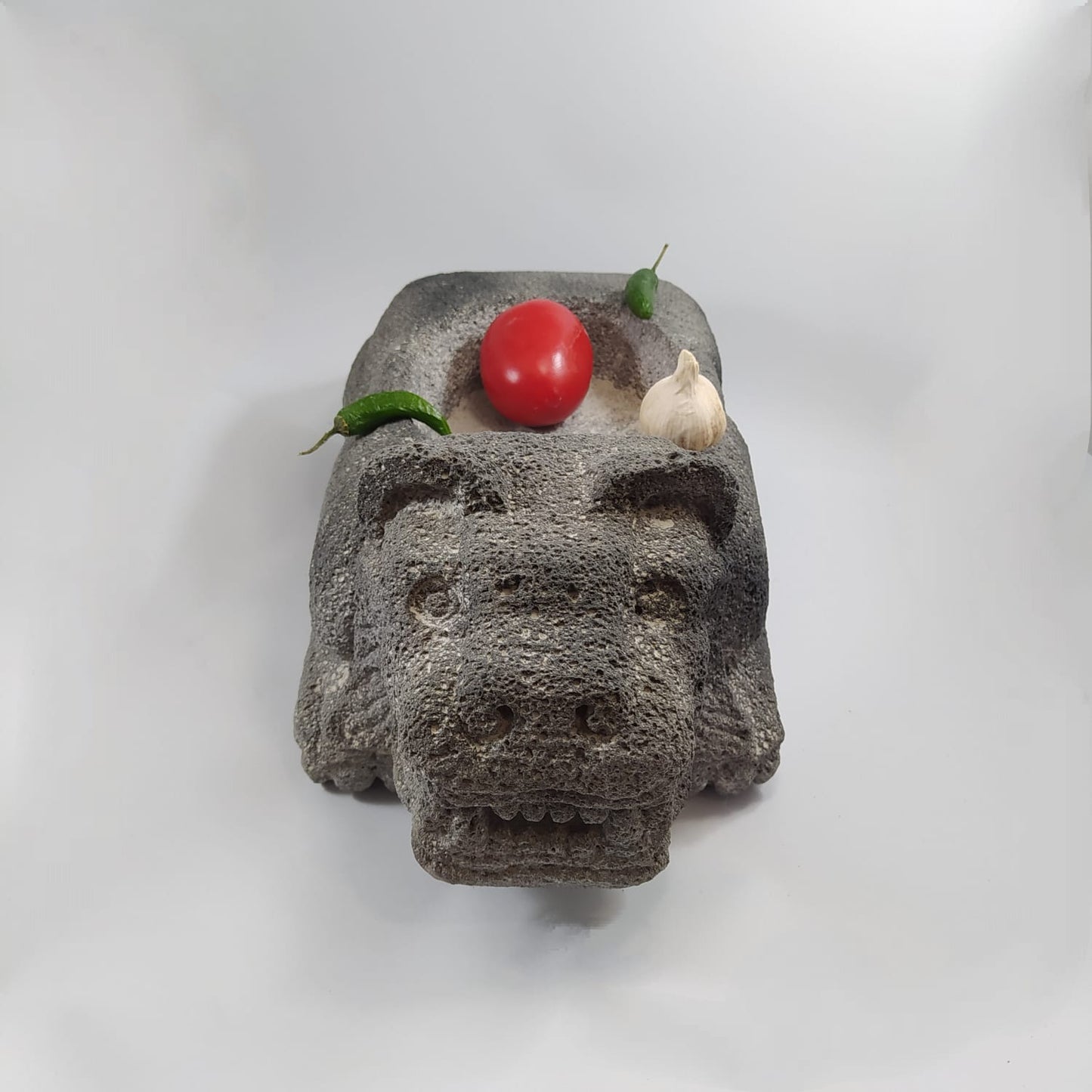 Molcajete Ocelotl Cuauhxicalli en piedra volcánica.