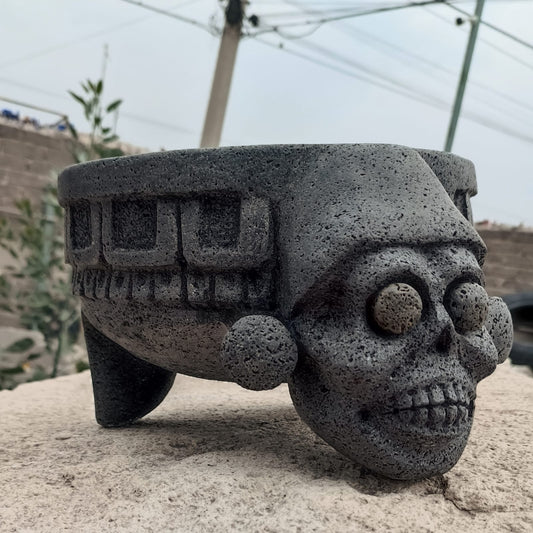 Molcajete de piedra volcánica Mictlántecutli