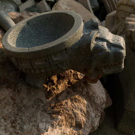 Molcajete de piedra volcánica ocelotl